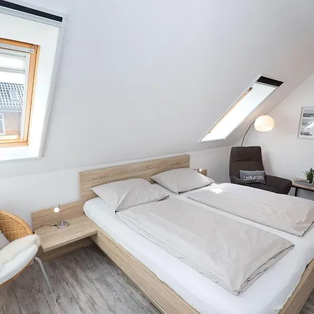 Neptun 10, 5 Apartment
